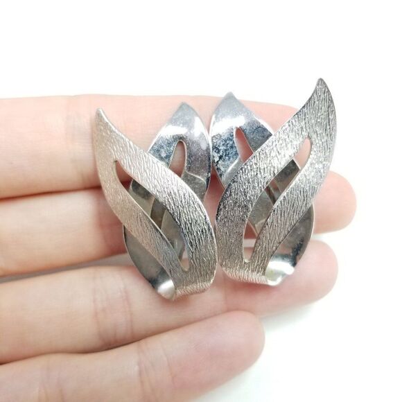 Vintage Sarah Coventry Silver Tone Modernist Clip On Earrings, Retro 80s Design - Picture 2 of 6